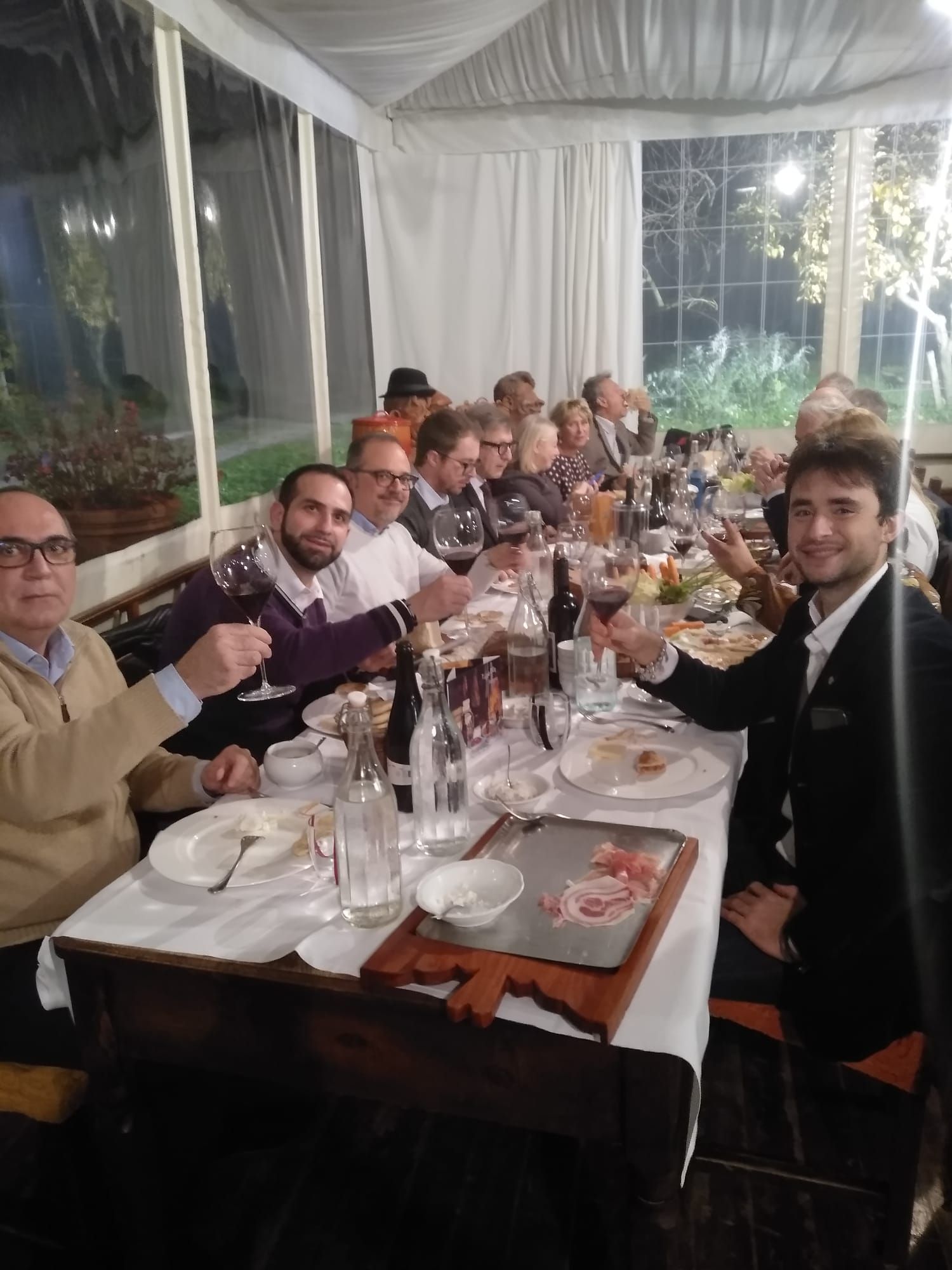 cena_tavolata_fine_corso_2019